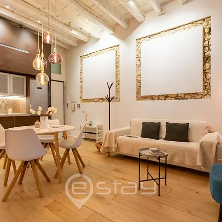 R - City Centre Apartment *