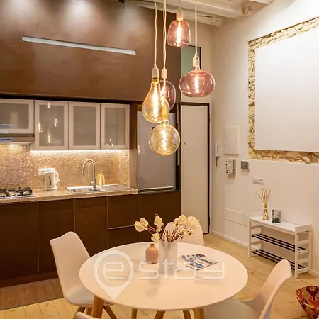 R - City Centre Apartment Cagliari